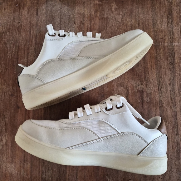 Vessi Courtside Classic Sneakers - Picture 7 of 12